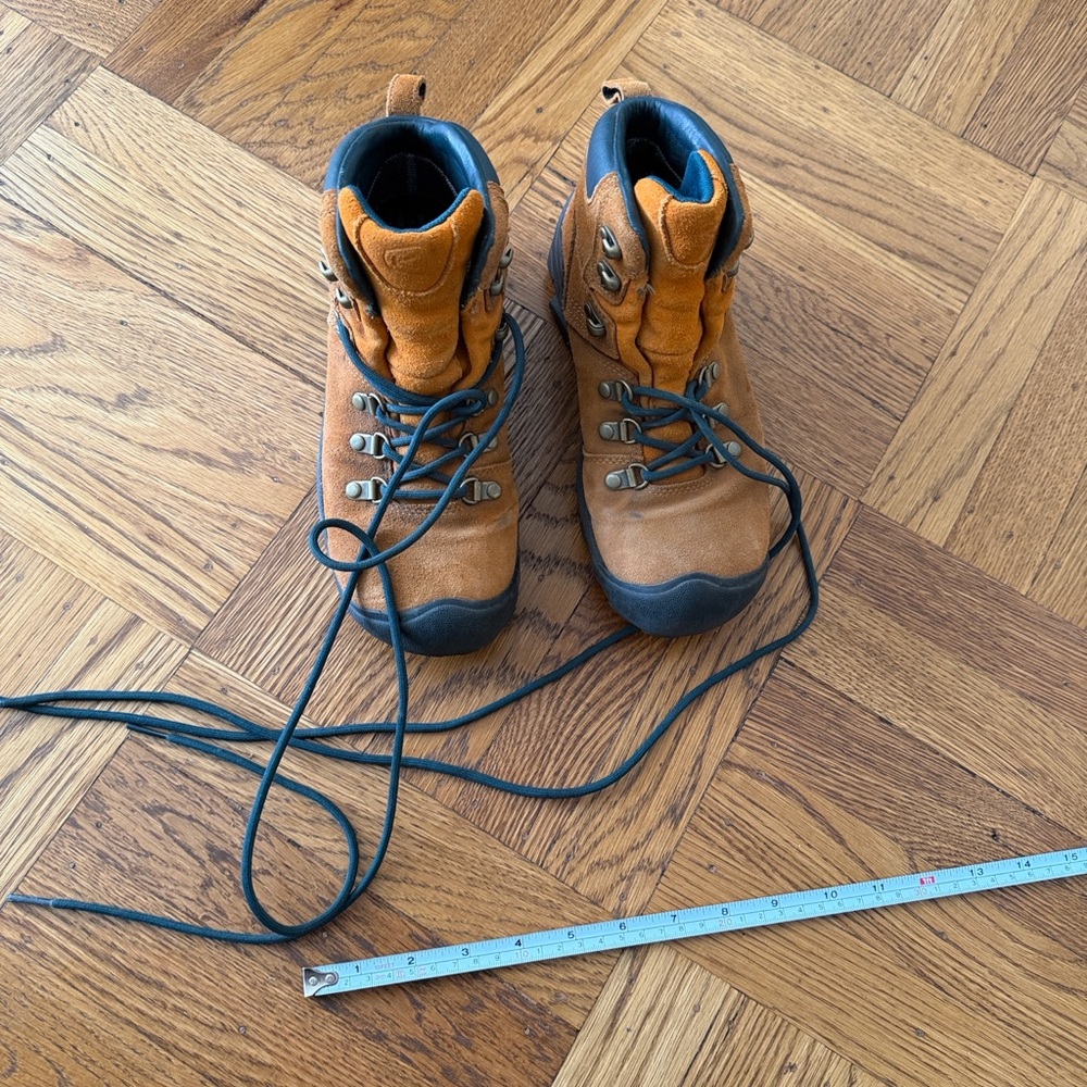 Keen Tan and Black Athletic Shoes - Picture 3 of 7